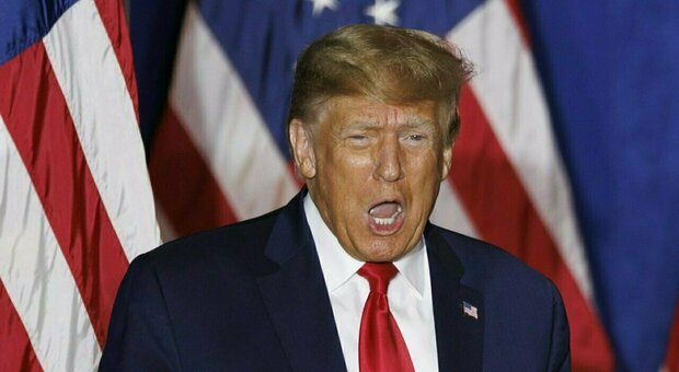 Trump incriminato per le carte segrete a Mar-a-Lago: «Un giorno buio per l'America». Sette i capi accusa