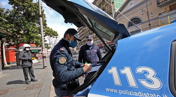 Coronavirus a Napoli, un poliziotto: «Attendo da 13 giorni il tampone»