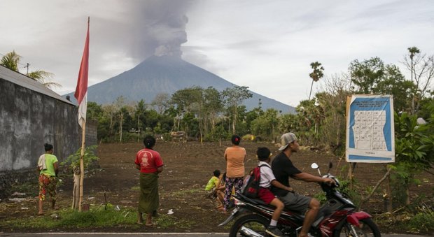 Bali, massima allerta per il vulcano Agung: evacuate 100mila persone