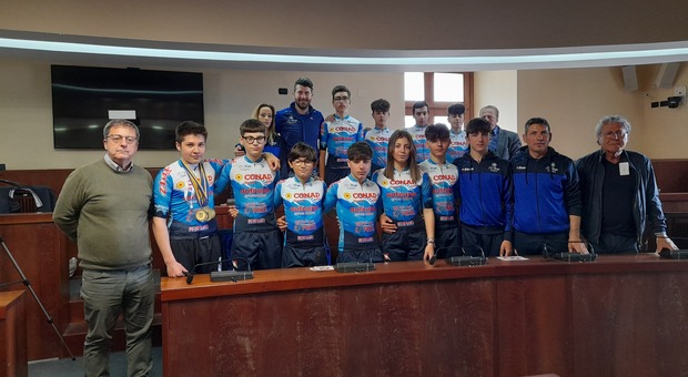 Ciclismo, via dalla guerra: giovane ucraino si allenerà in Campania