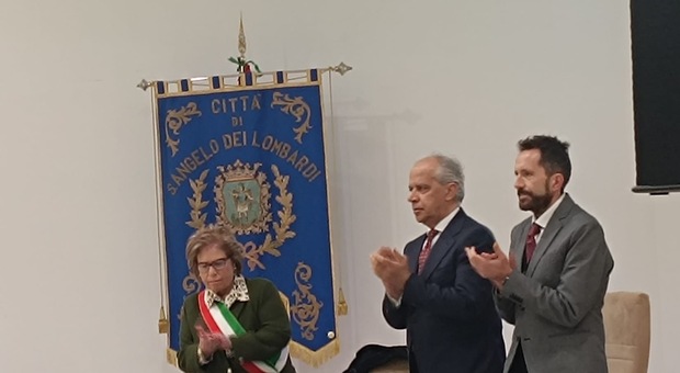 Il ministro Piantedosi a Sant’Angelo dei Lombardi con il sindaco Repole