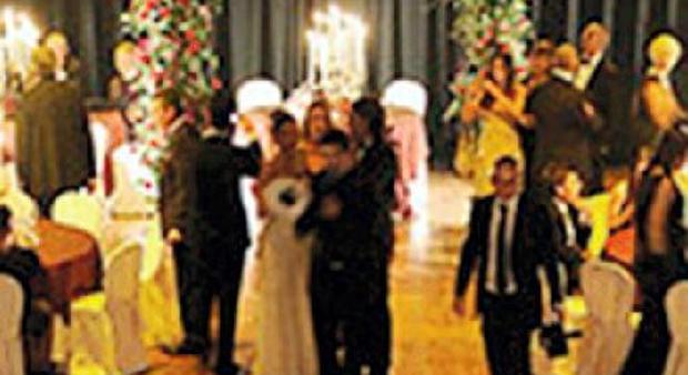Matrimoni “teatrali”: c'è l'ok, i fiori d'arancio costeranno almeno 100 euro