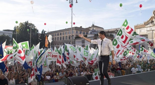 Referendum, Pd in piazza per il sì. Renzi: «Basta liti, cambiamo l'Italia»
