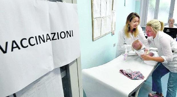 Vaccini, in Lombardia due famiglie su tre non in regola: a marzo l'ultima scadenza