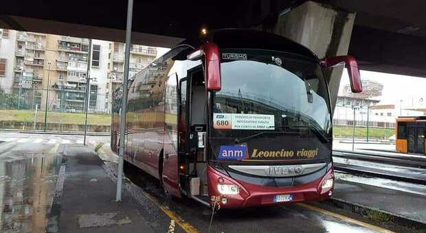 Campania zona rossa e trasporti a Pasqua, si fermano tutti i bus sostitutivi
