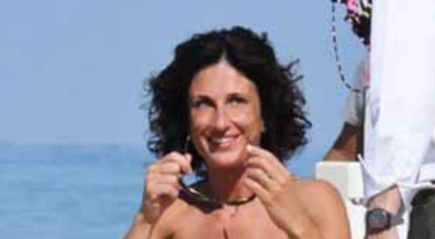 Il primo bikini di Lady Renzi a Rimini: promossa a pieni voti