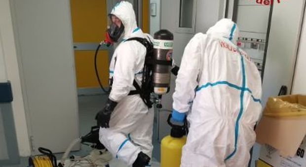 Coronavirus, Bracciano: intervento dei vigili del fuoco per sanificare l'ospedale San Padre Pio