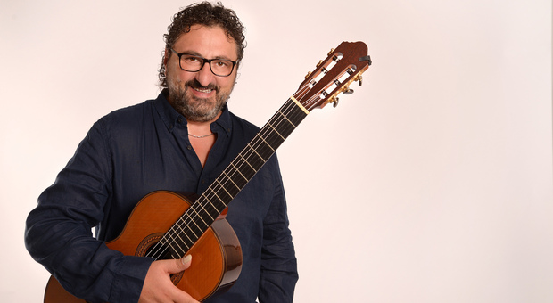 Il chitarrista napoletano Aniello Desiderio