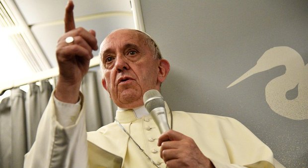 Il Papa corregge il Padre Nostro: "C'è un errore nella traduzione"