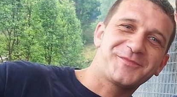 Filippo Esposito, 40 anni, morto a causa di un improvviso malore