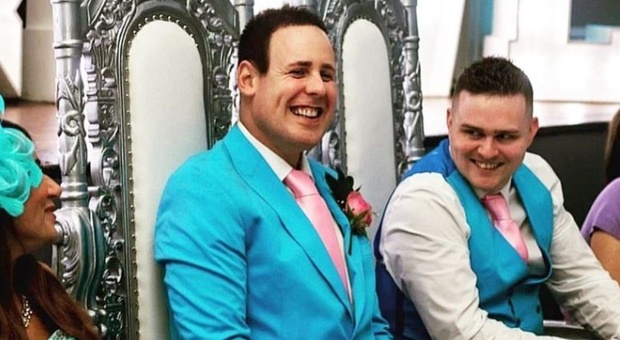 Uk, coppia gay si sposa dopo che 31 chiese hanno respinto la loro richiesta