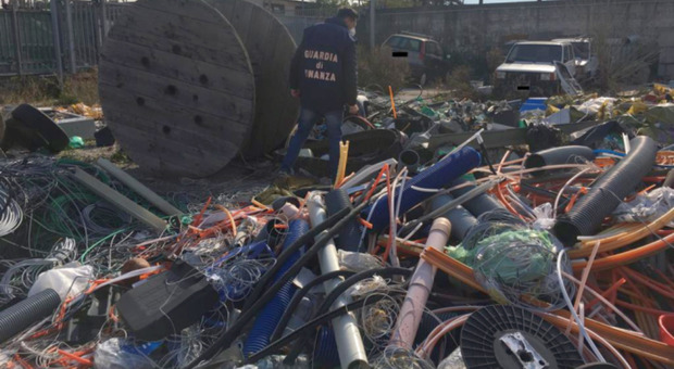 Action day Casalnuovo: sequestrati 8 metri cubi di rifiuti, due denunce