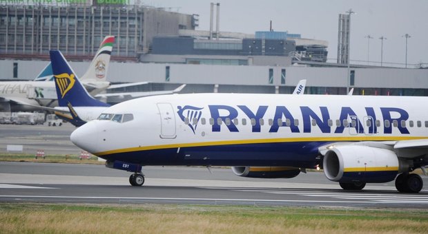 Ryanair, il 25 sciopero europeo. Ira dei sindacati: «Ci sostituiscono»