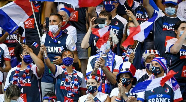 Europei 2021, 6 tifosi francesi scambiano Bucarest con Budapest. Perdono Francia-Ungheria, ma si rifaranno con gli ottavi