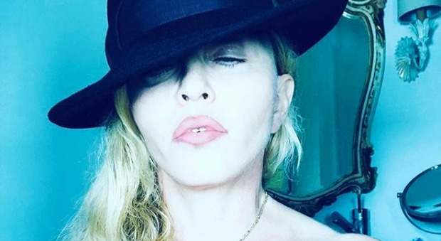 Madonna, topless super hot su Instagram: lo scatto bollente fa boom di like