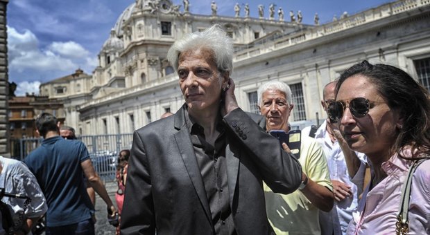 Emanuela Orlandi, il mistero delle tombe vuote. Il fratello Pietro: «Così il Vaticano amette responsabilità interne»
