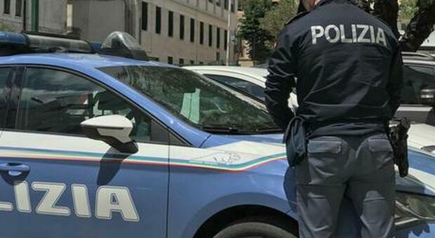 Roma, lite furiosa in strada: padre di 57 anni accoltella al torace il figlio 30enne