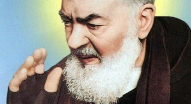 Padre Pio, ricompensa offerta al ladro del guanto del Santo: 5.000 euro se lo restituirà (e si autodenuncerà)