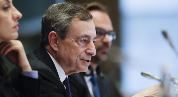 Draghi: Eurozona ha rallentato più del previsto, servono riforme strutturali