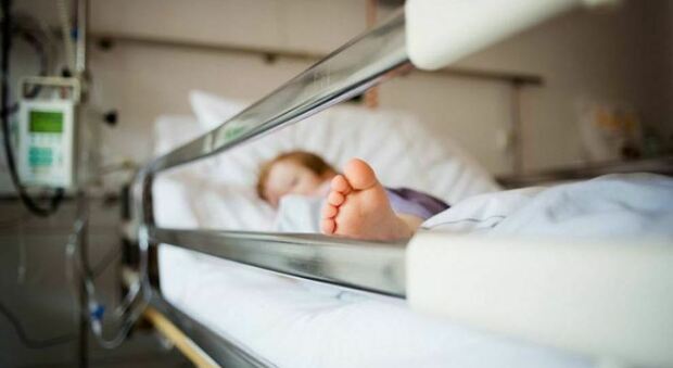 Covid, bambino di 2 anni colpito da virus e polmonite batterica: ricoverato in ospedale a Treviso