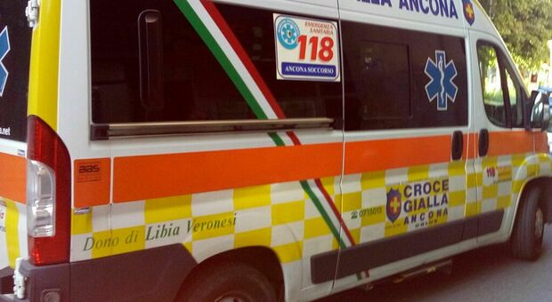 Ancona, scoppia l'incendio nel centro per minori: ragazzo di 17 anni intossicato