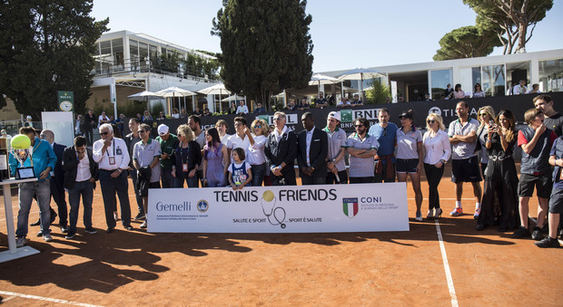 Da Paolo Bonolis a Eva Grimaldi: tutti in campo per la prevenzione con Tennis&Friends