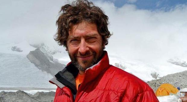 «Sul Lhotse per venti ore senza acqua e ossigeno, sopra quota ottomila»