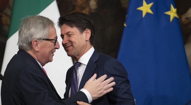 Governo: Juncker invia 'sentiti auguri' a Conte