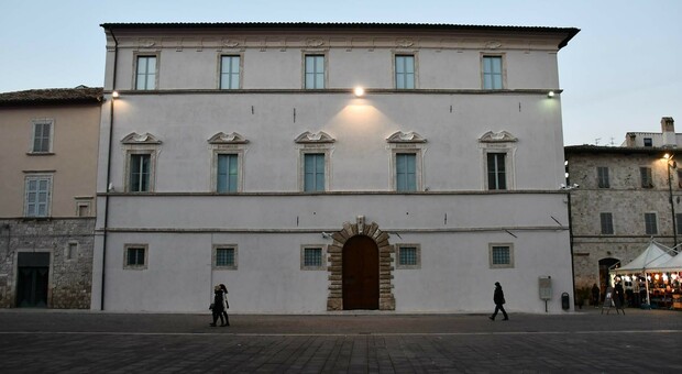 Palazzo Panichi dovrebbe ospitare la sede provvisoria della Soprintendenza Marche sud