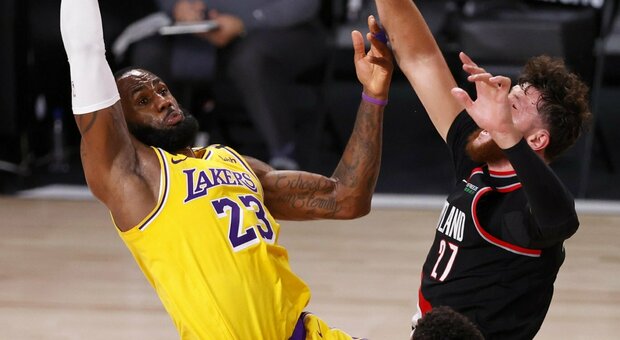 Nba, ai Lakers non basta LeBron: Los Angeles ko con Portland 93-100