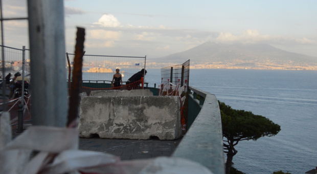 Napoli, Posillipo tra degrado e abbandono: «Una zona di guerra»