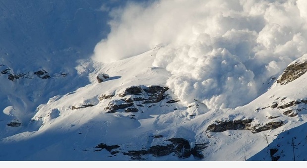 Aosta, scialpinisti travolti da una valanga: morti due italiani sul Rutor