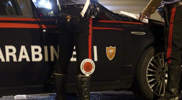 Roma, spaccia nel centro commerciale: arrestato da due carabinieri fuori servizio