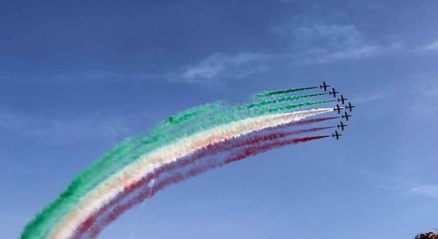 Ladispoli, le Frecce Tricolori danno spettacolo davanti a 100mila persone