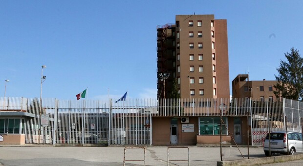 Covid a Benevento, 13 casi tra operatori e detenuti in carcere: «È sotto controllo»