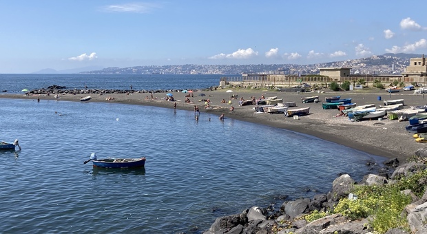 Napoli Est, bonifica del litorale: off limits la spiaggia di San Giovanni a Teduccio