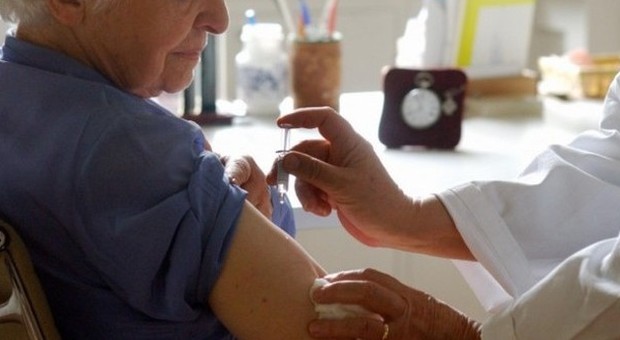 Influenza, scatta la campagna di vaccinazione per gli over 65