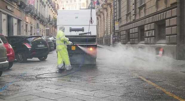 Coronavirus e sanificazione strade a Napoli: il programma di stanotte e domani