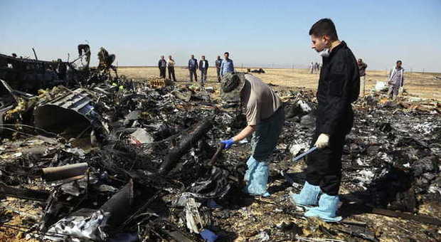 Disastro aereo in Sinai, la compagnia aerea: «L'A321 può spaccarsi solo per un fattore esterno»