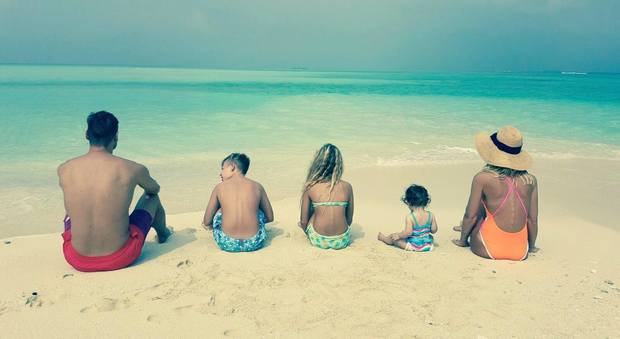 Totti e Ilary, gli auguri (con foto di famiglia) dalle Maldive