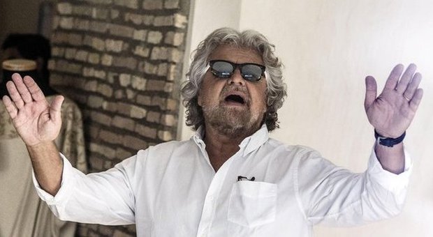 Grillo a Palermo sfiducia e insulta Crocetta: non si sa cosa sia. E sulla mafia: "Quotiamola in Borsa"