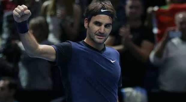 Londra, Federer liquida Djokovic in due set: 'King Roger' guida ora il girone