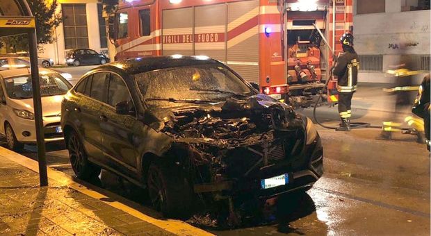 L'auto di Iemmello incendiata a Foggia