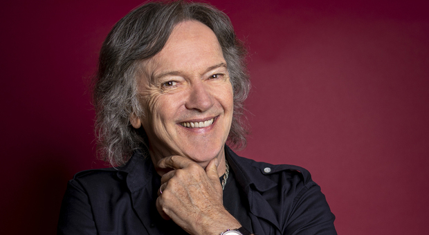 Red Canzian: «La musica? Deve stare al di sopra della politica». La frecciatina ai colleghi dopo le elezioni Usa e il primo musical italiano in Cina