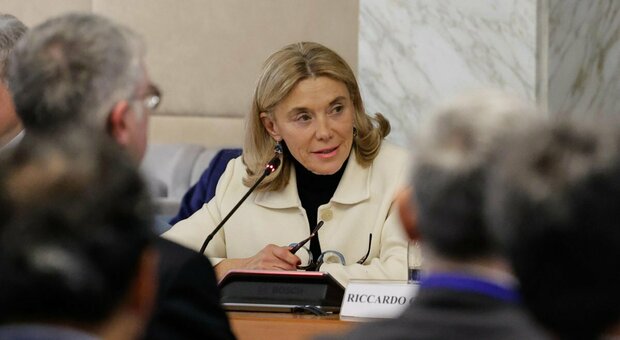 G7, Giorgia Meloni affida a Elisabetta Belloni il coordinamento diplomatico del summit: sostituirà Luca Ferrari