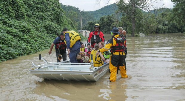 Kentucky, dramma inondazioni: almeno 15 morti, anche bambini