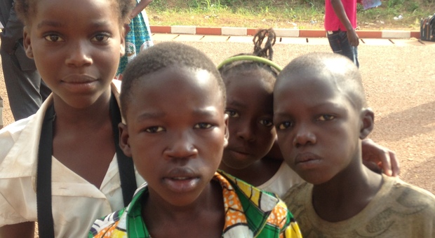 I micro progetti per l'Africa dei missionari di Villaregia, 2700 ragazzi potranno studiare