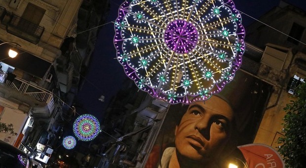 Natale a Napoli, bando da 1,5 milioni per le luci della Camera di Commercio
