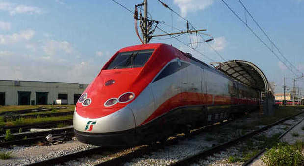 Un treno di Rete Ferroviaria italiana. L'Alta Velocità attraverserà il territorio vicentino da Montebello a Grisignano