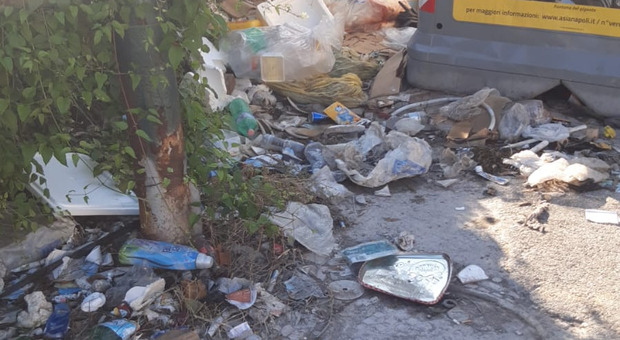 Napoli, sempre peggio la situazione rifiuti: ecco via del serbatoio allo scudillo